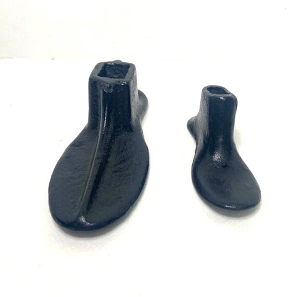 Vtg Cast Iron Shoe Molds Lot of 2 Sizes Cobbler Anvil Shoe Repair Form Black - Picture 2 of 6